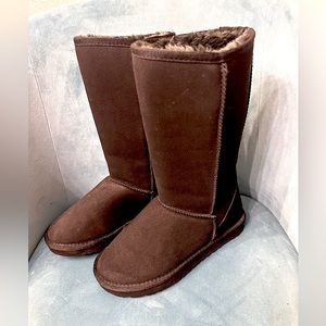 UGG CLASSIC TALL BOOTS BLACK SIZE 6